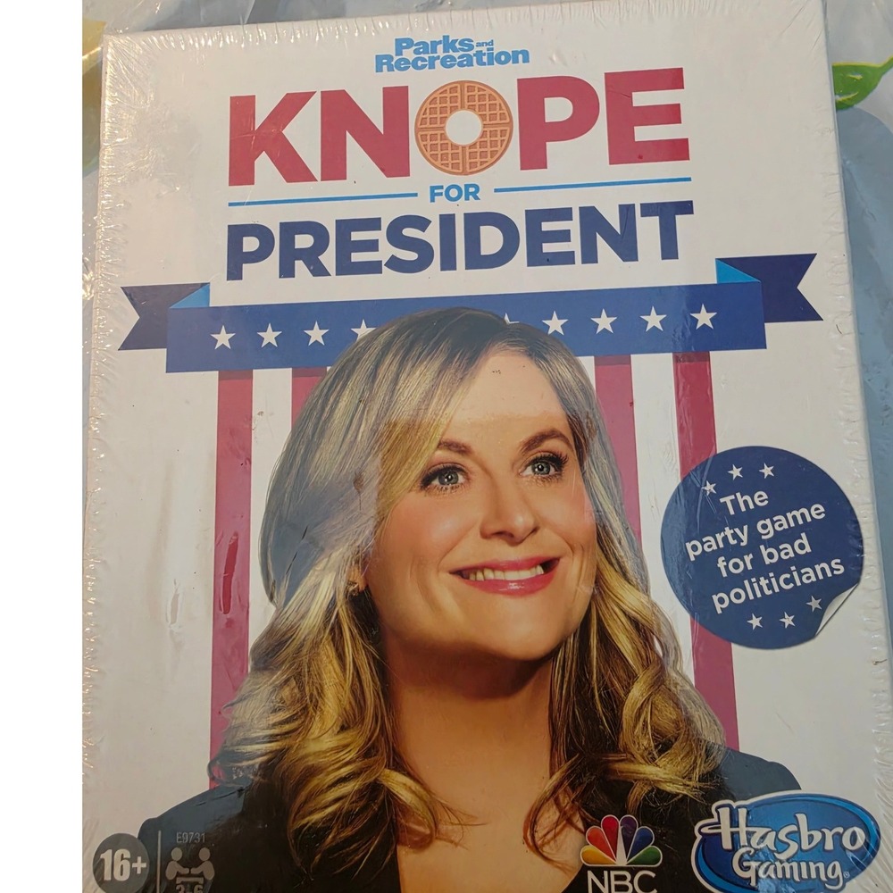 Hasbro Parks and Recreation Knope For President Party Card Game E9731 New Sealed